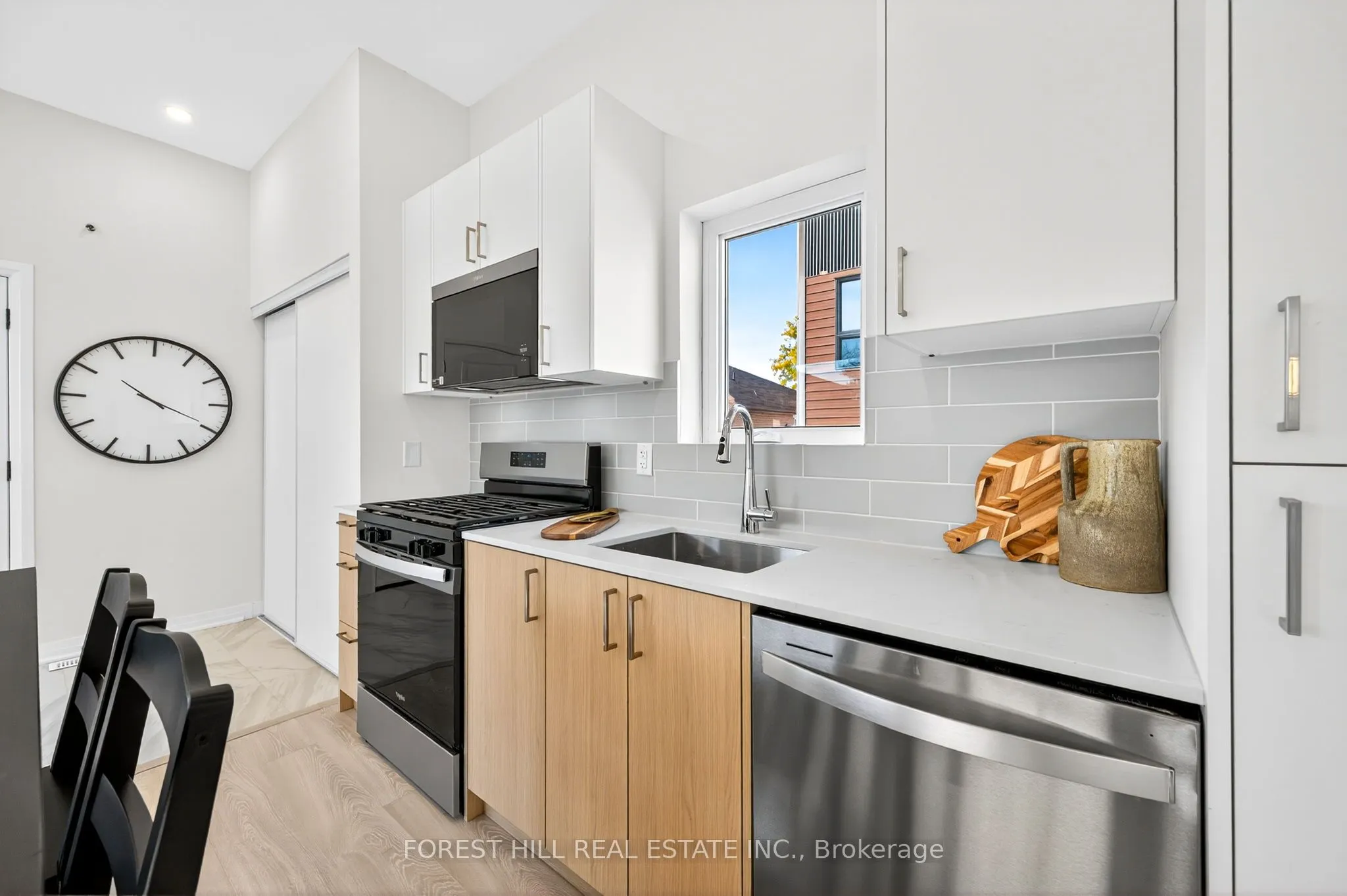 49 William Cragg Drive, #R
