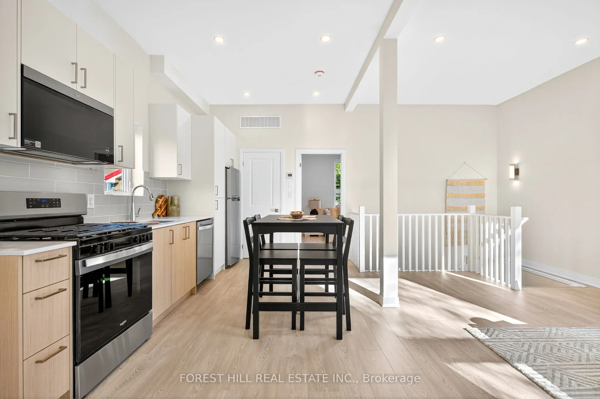 49 William Cragg Drive, #R