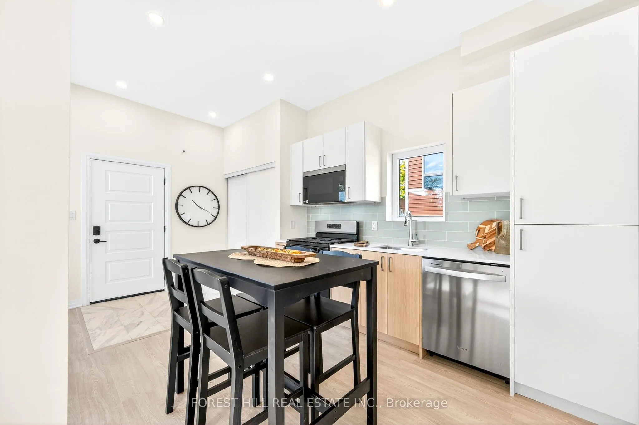 49 William Cragg Drive, #R