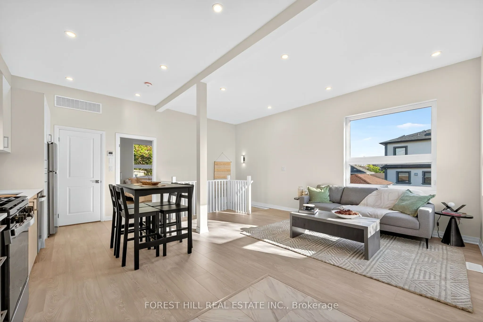 49 William Cragg Drive, #R