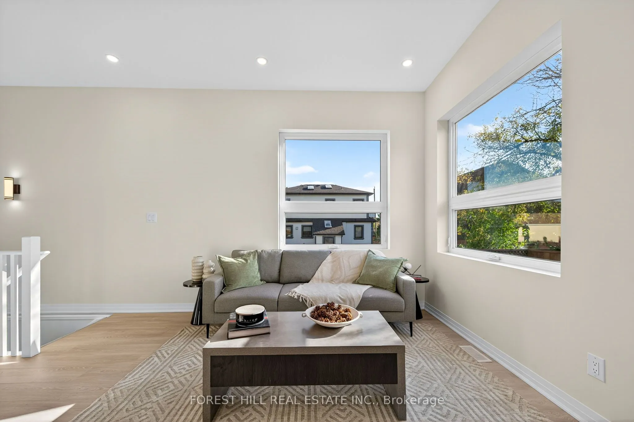 49 William Cragg Drive, #R