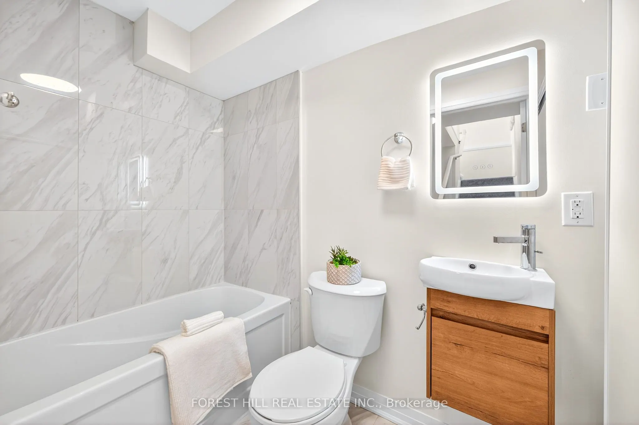 49 William Cragg Drive, #R
