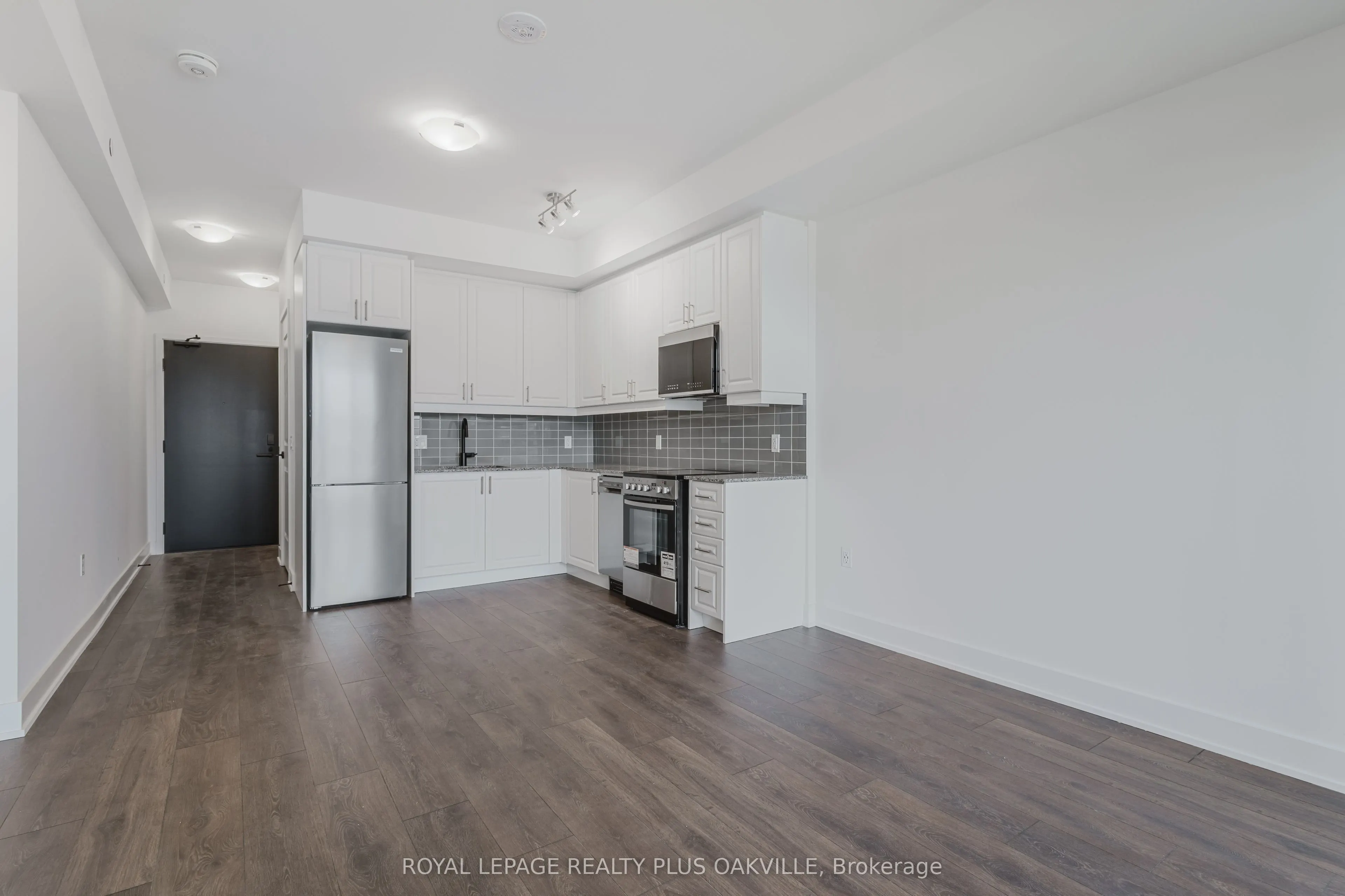 2343 Khalsa Gate, #330