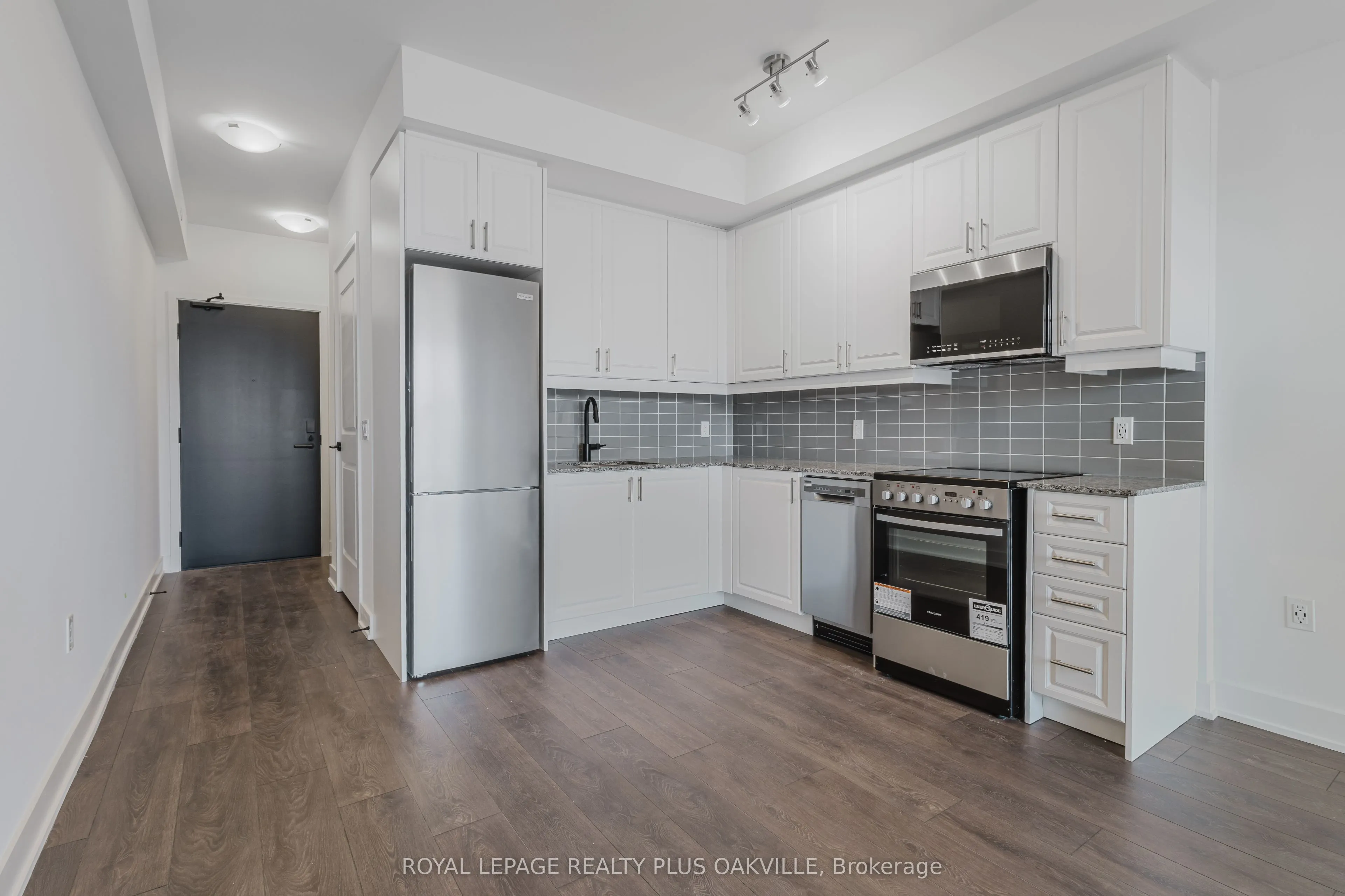 2343 Khalsa Gate, #330