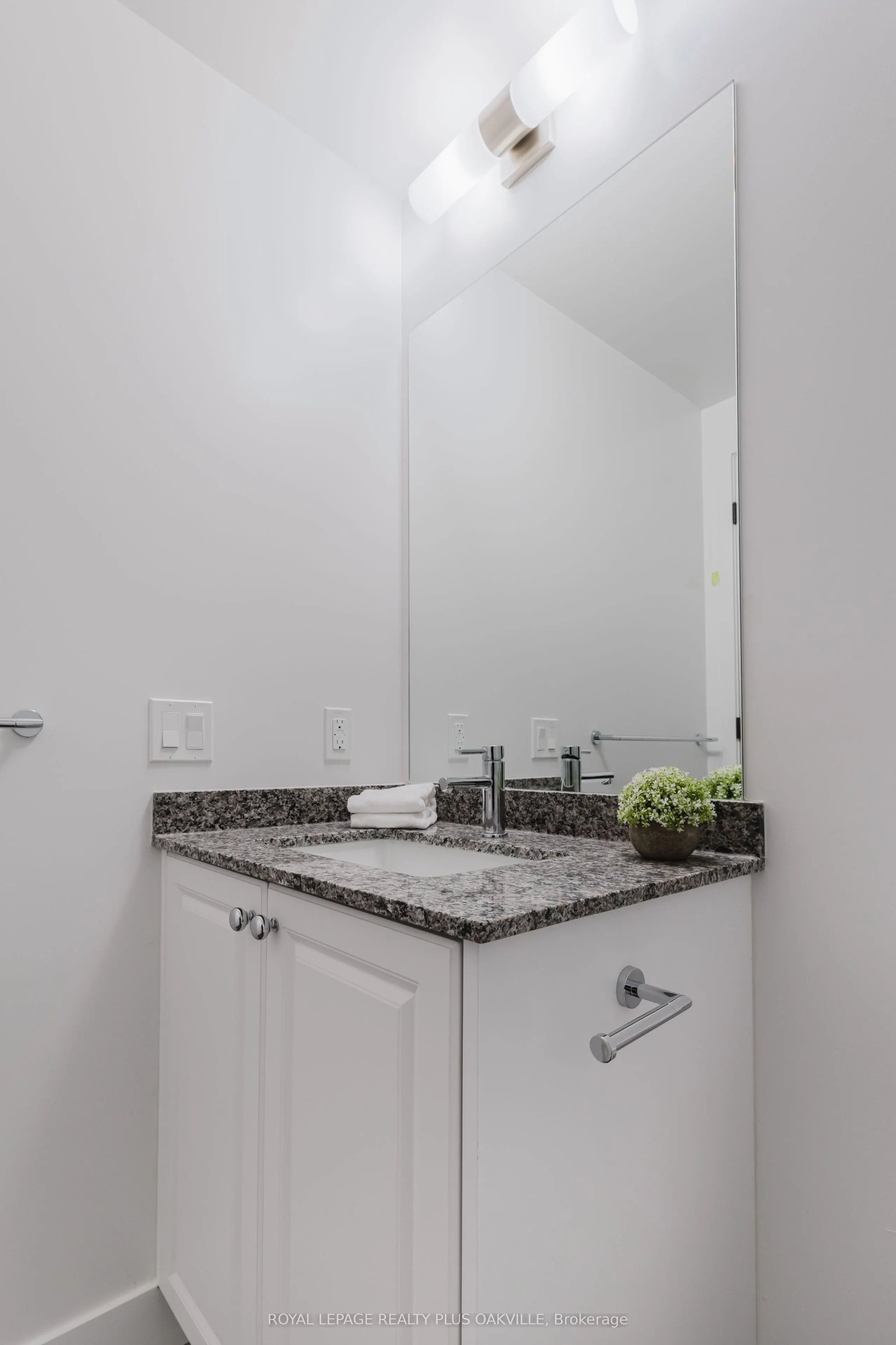 2343 Khalsa Gate, #330