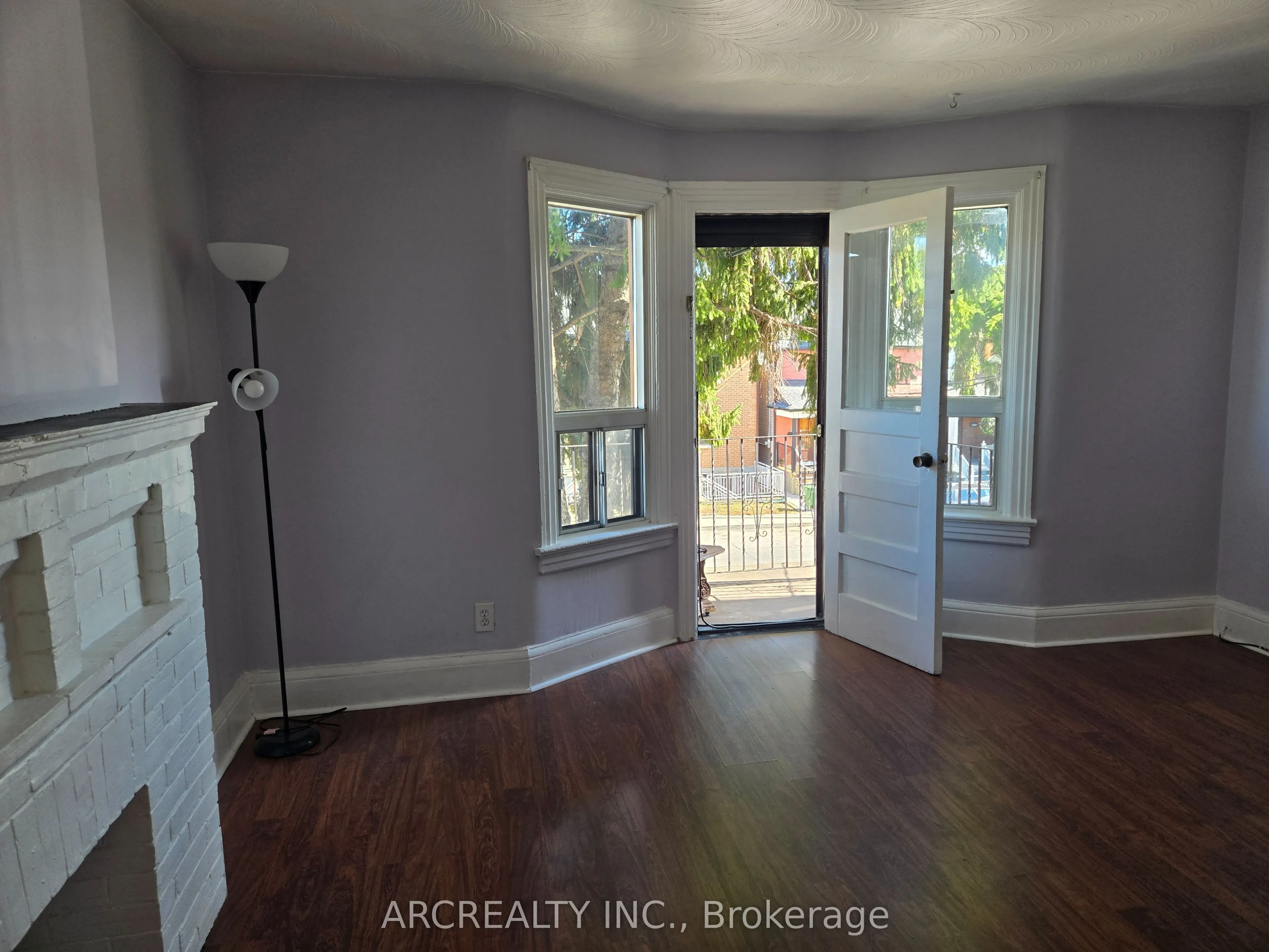 910 Dovercourt Road