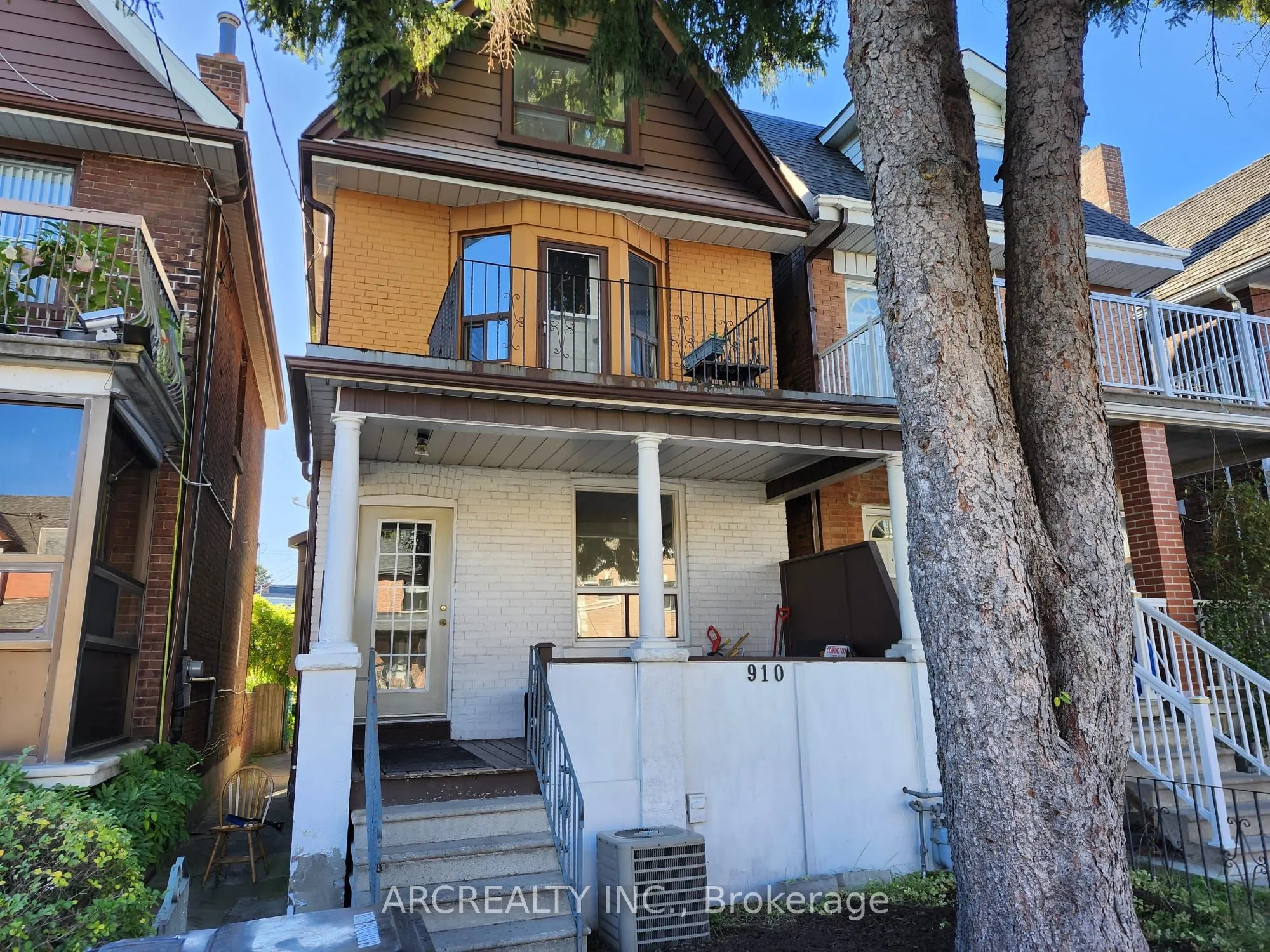 910 Dovercourt Road