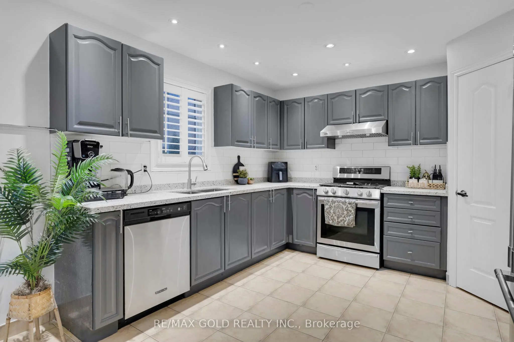 64 Beachpoint Boulevard