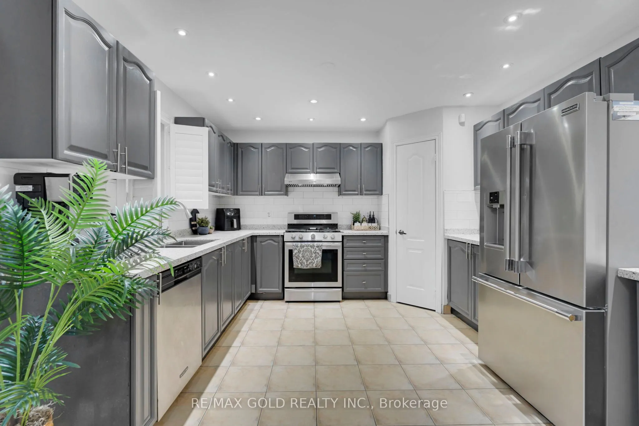 64 Beachpoint Boulevard