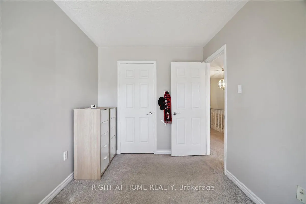 555 Taylor Crescent