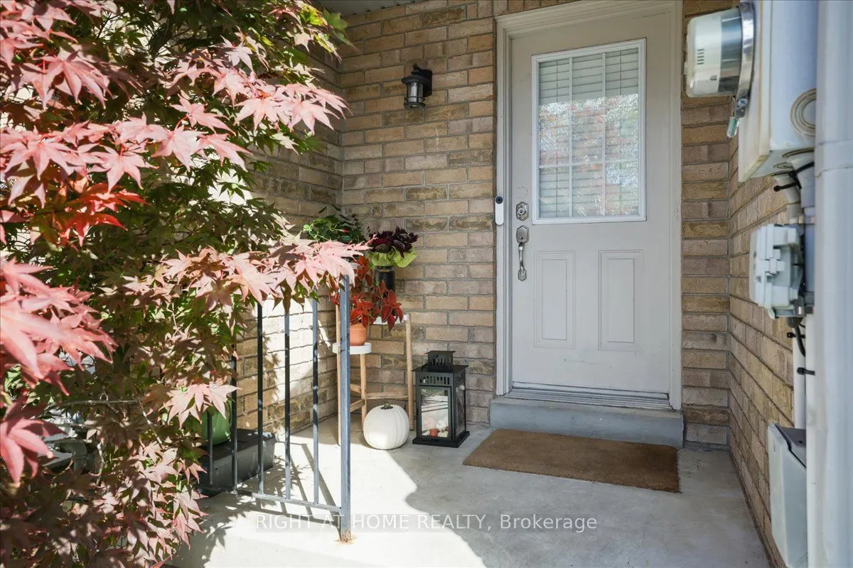 555 Taylor Crescent