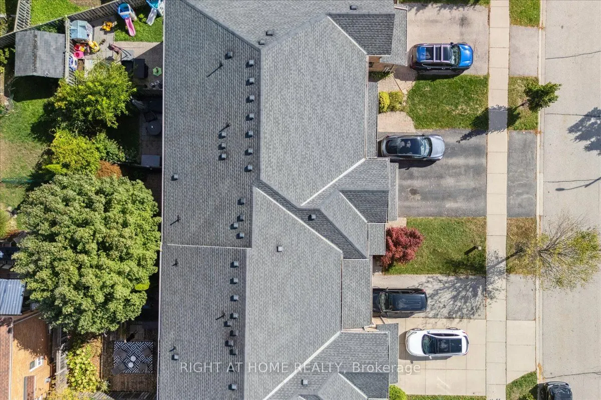 555 Taylor Crescent