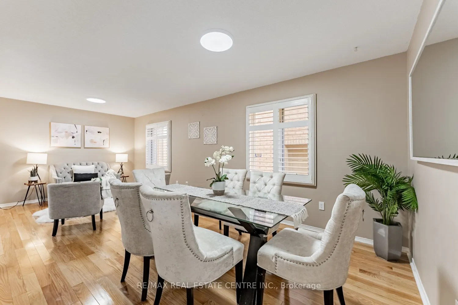 8 Mannel Crescent