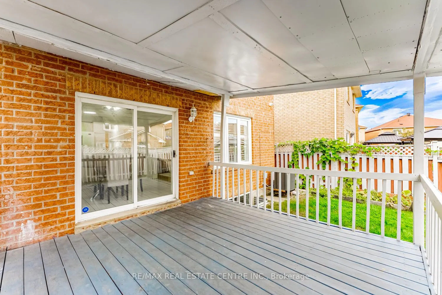 8 Mannel Crescent