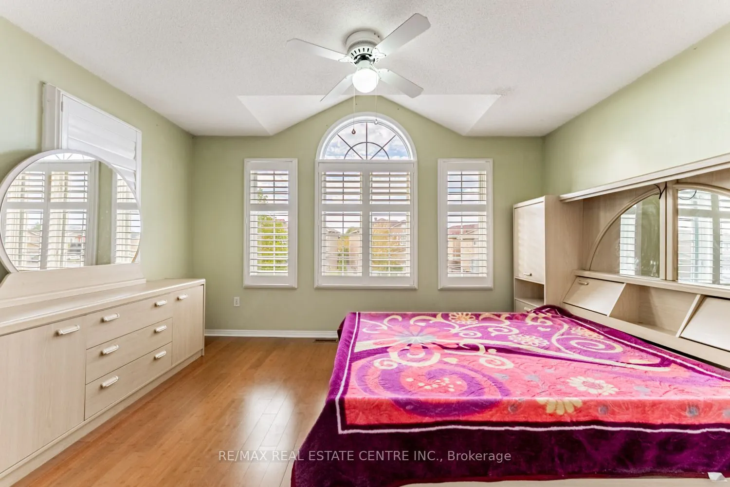 8 Mannel Crescent