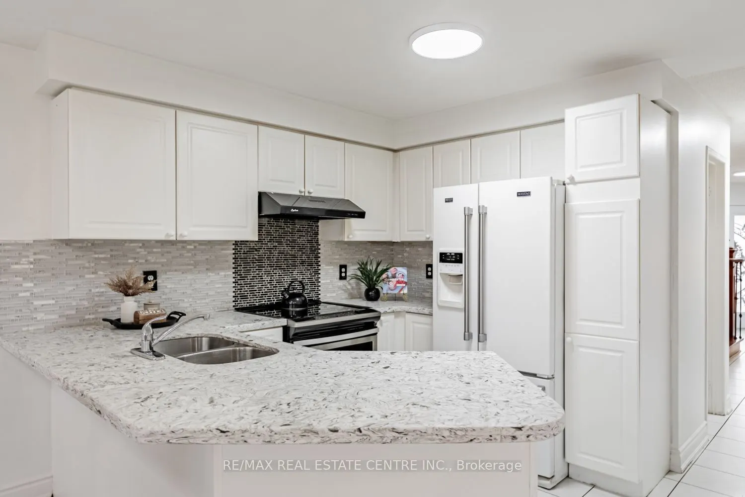 8 Mannel Crescent