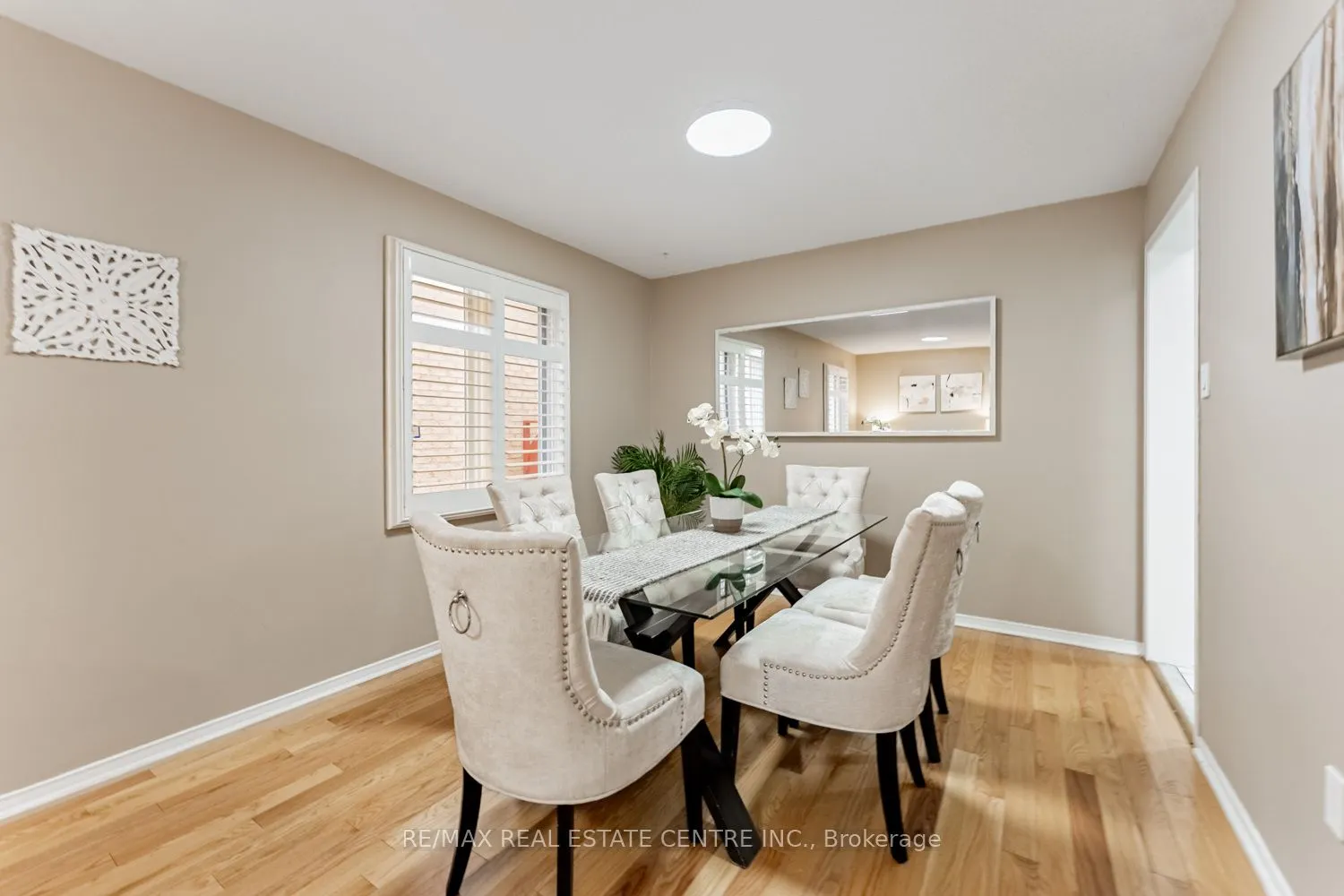 8 Mannel Crescent