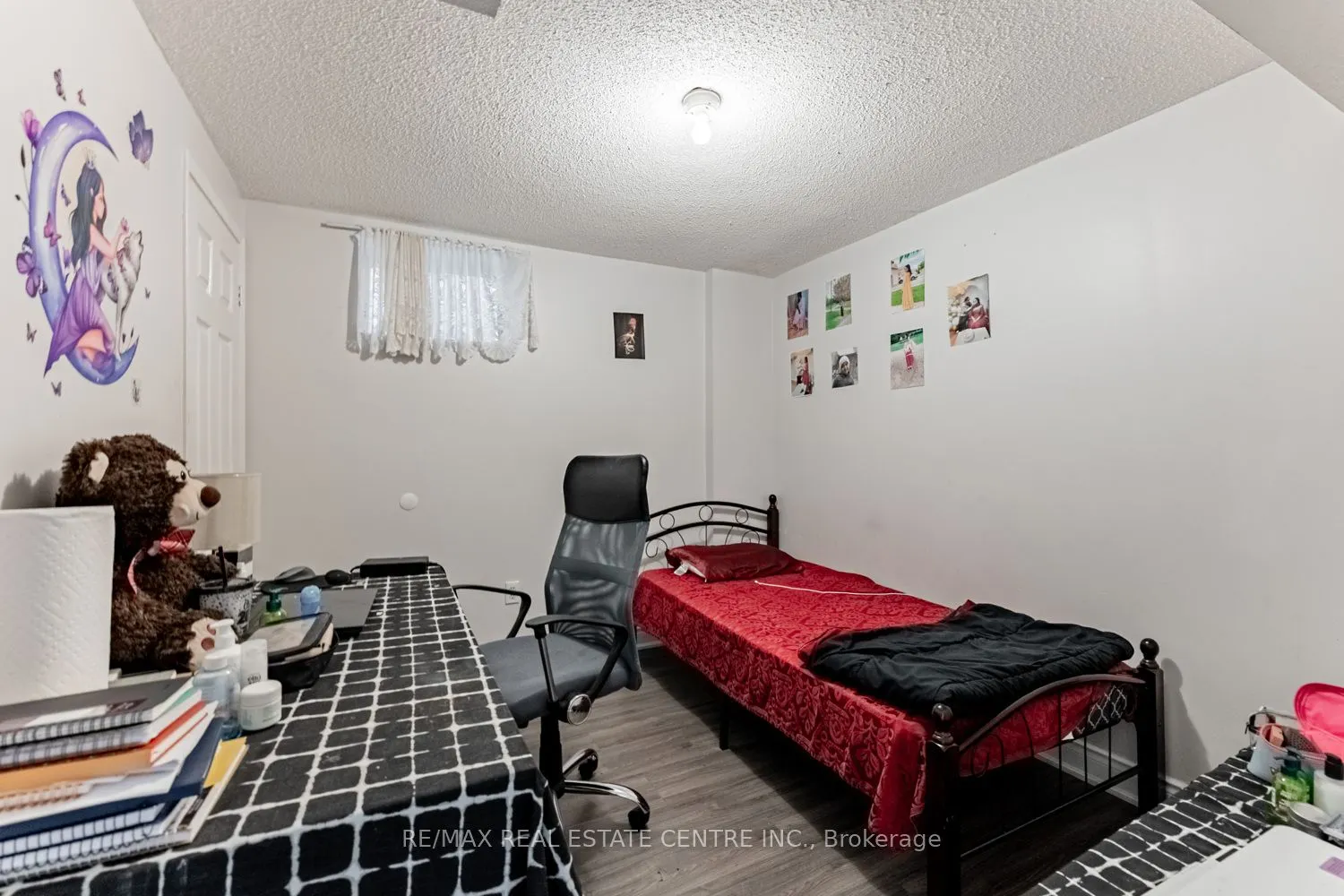 8 Mannel Crescent