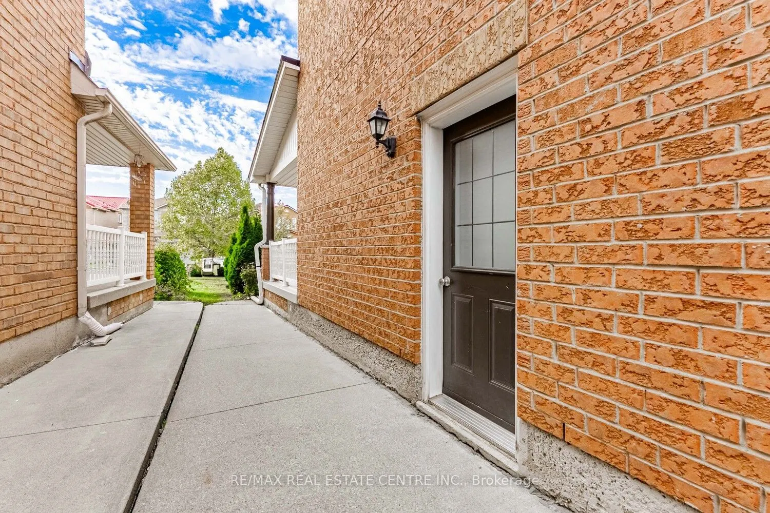 8 Mannel Crescent