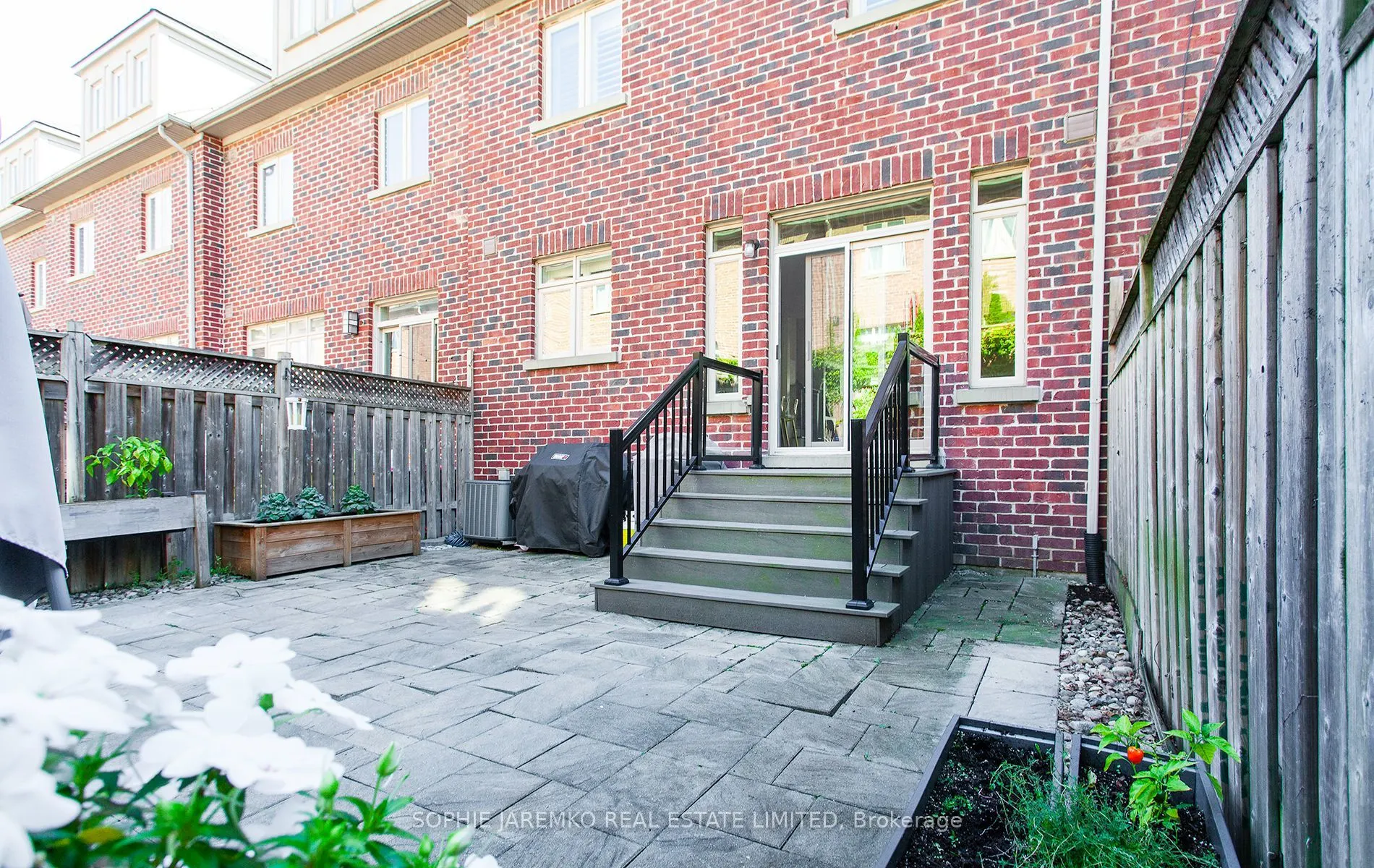 32 Gala Lane