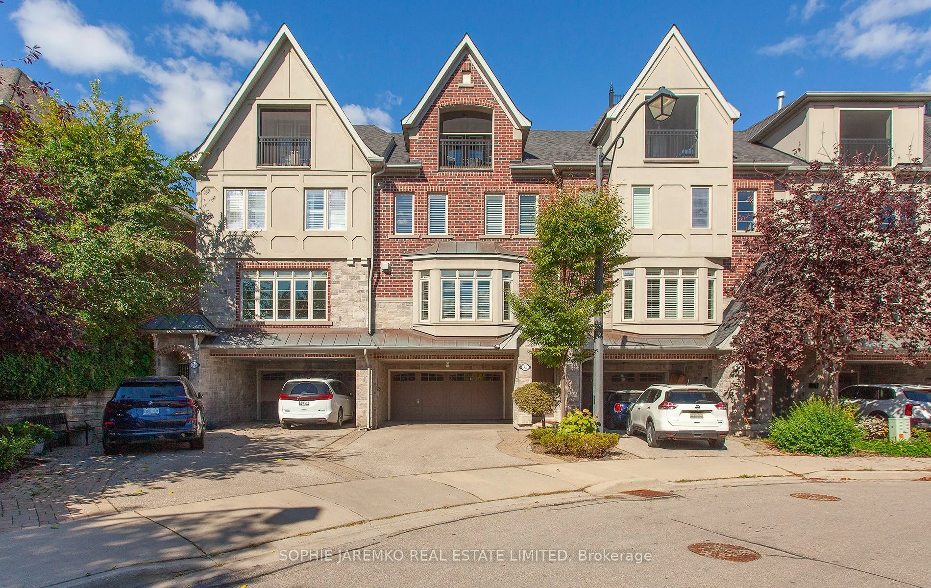 32 Gala Lane