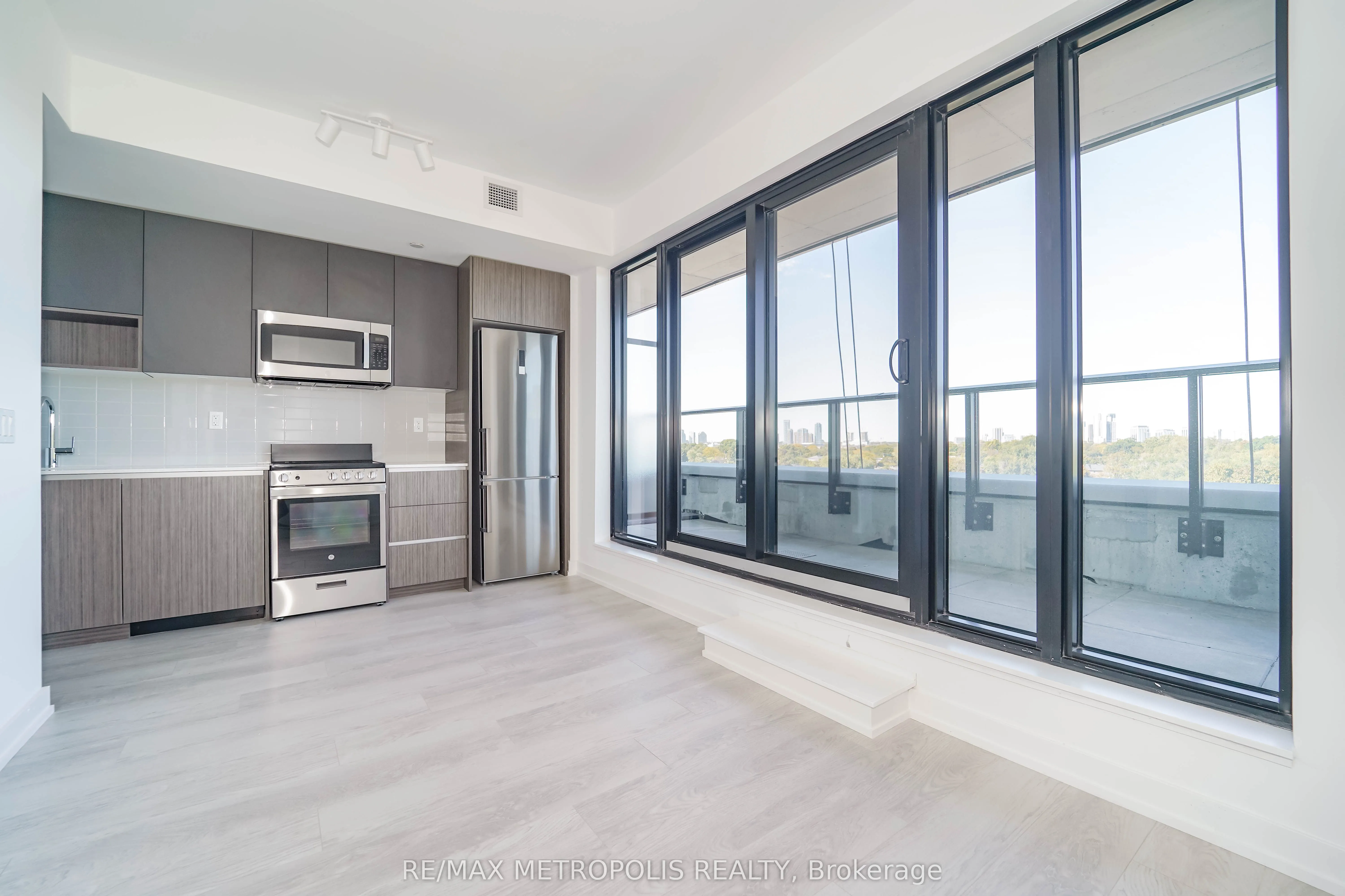 801 The Queensway, #720
