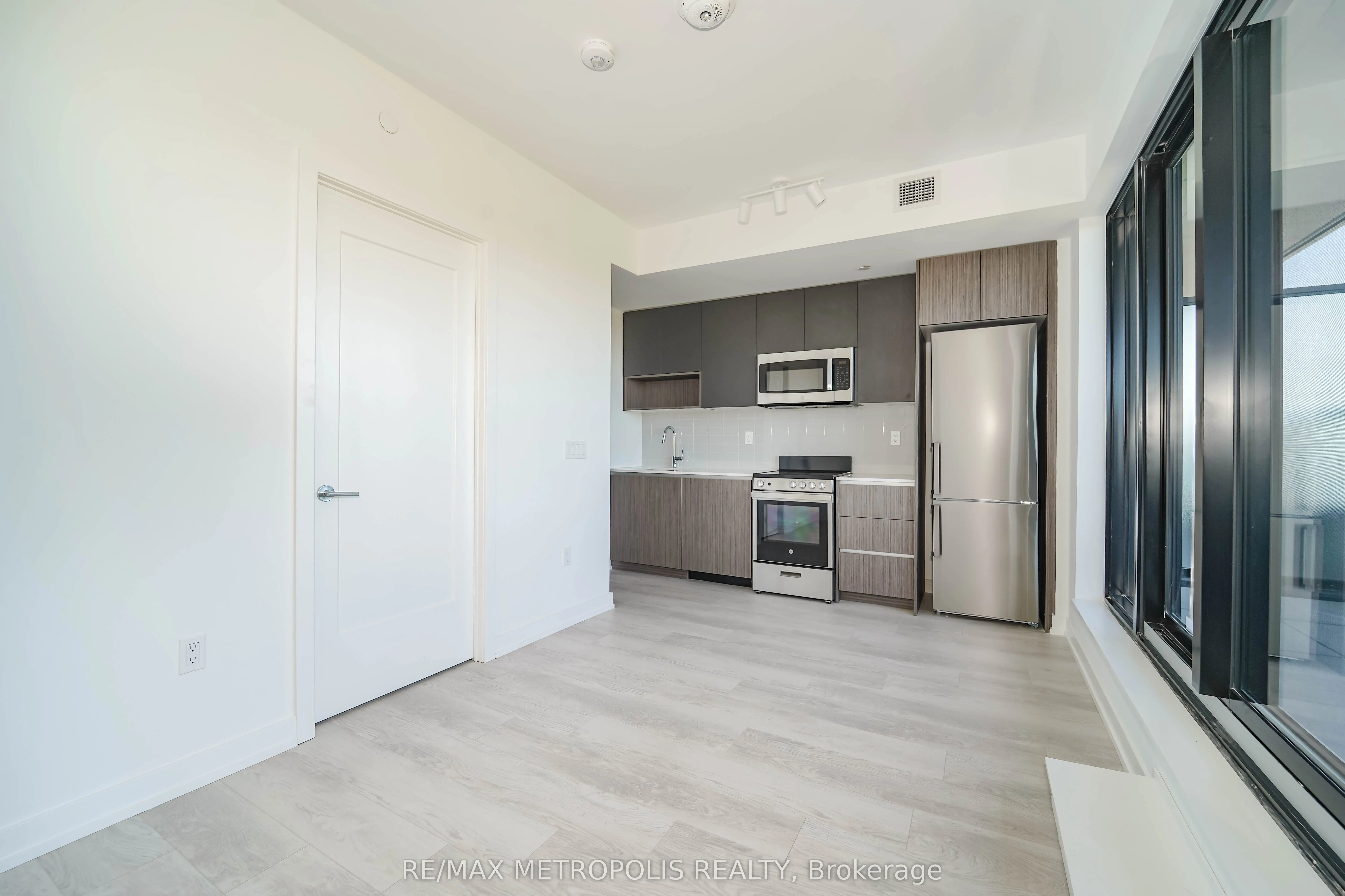 801 The Queensway, #720