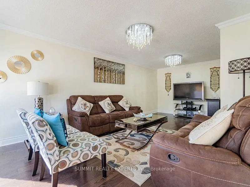 76 Kingswood Drive