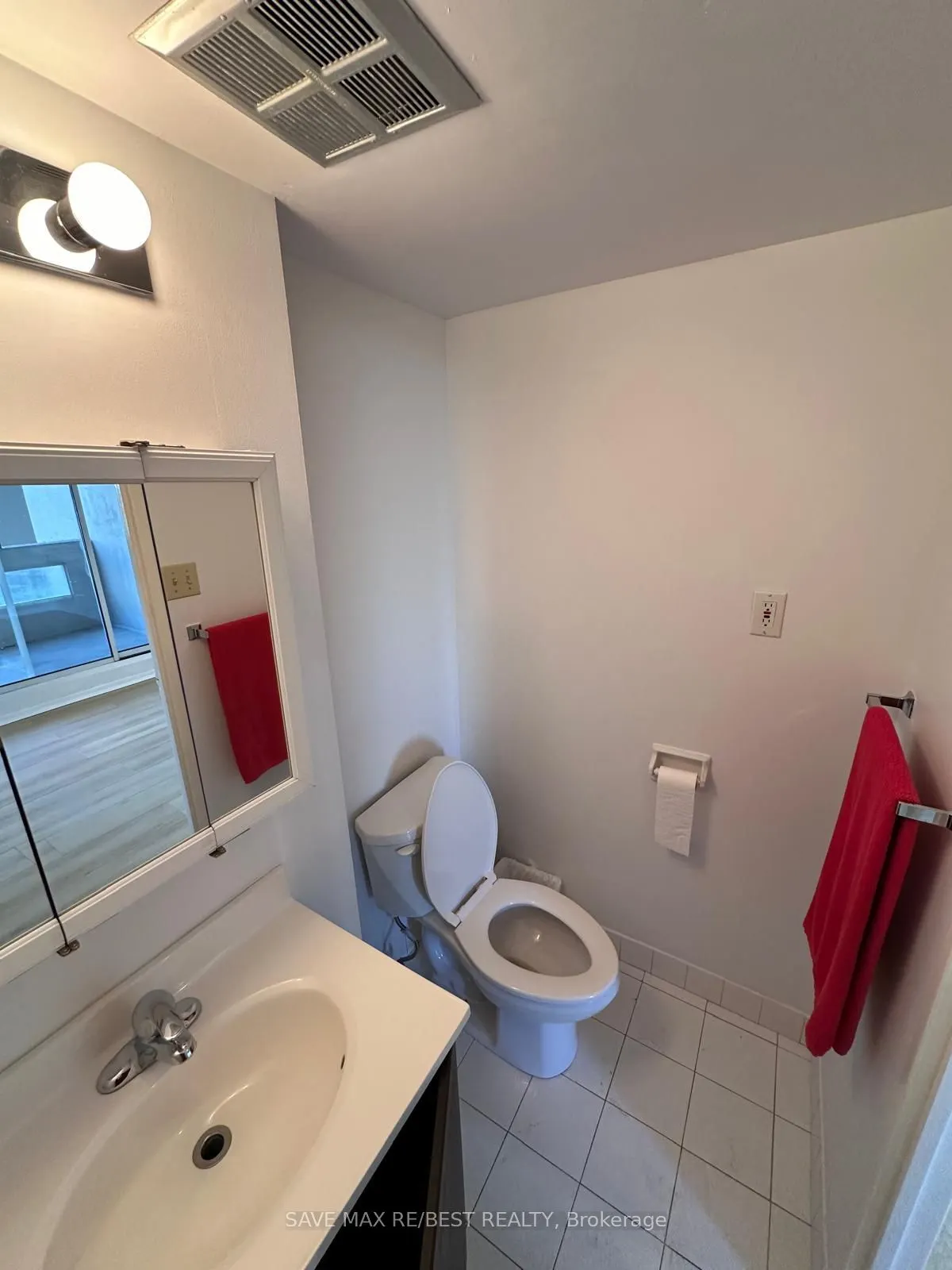 3590 Kaneff Crescent, #706