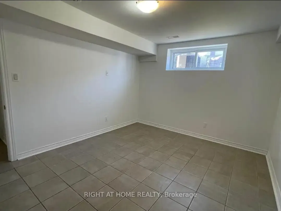 16 Prouse Drive, #Lower
