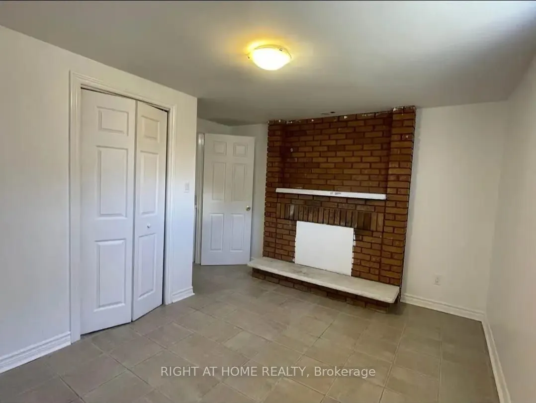 16 Prouse Drive, #Lower