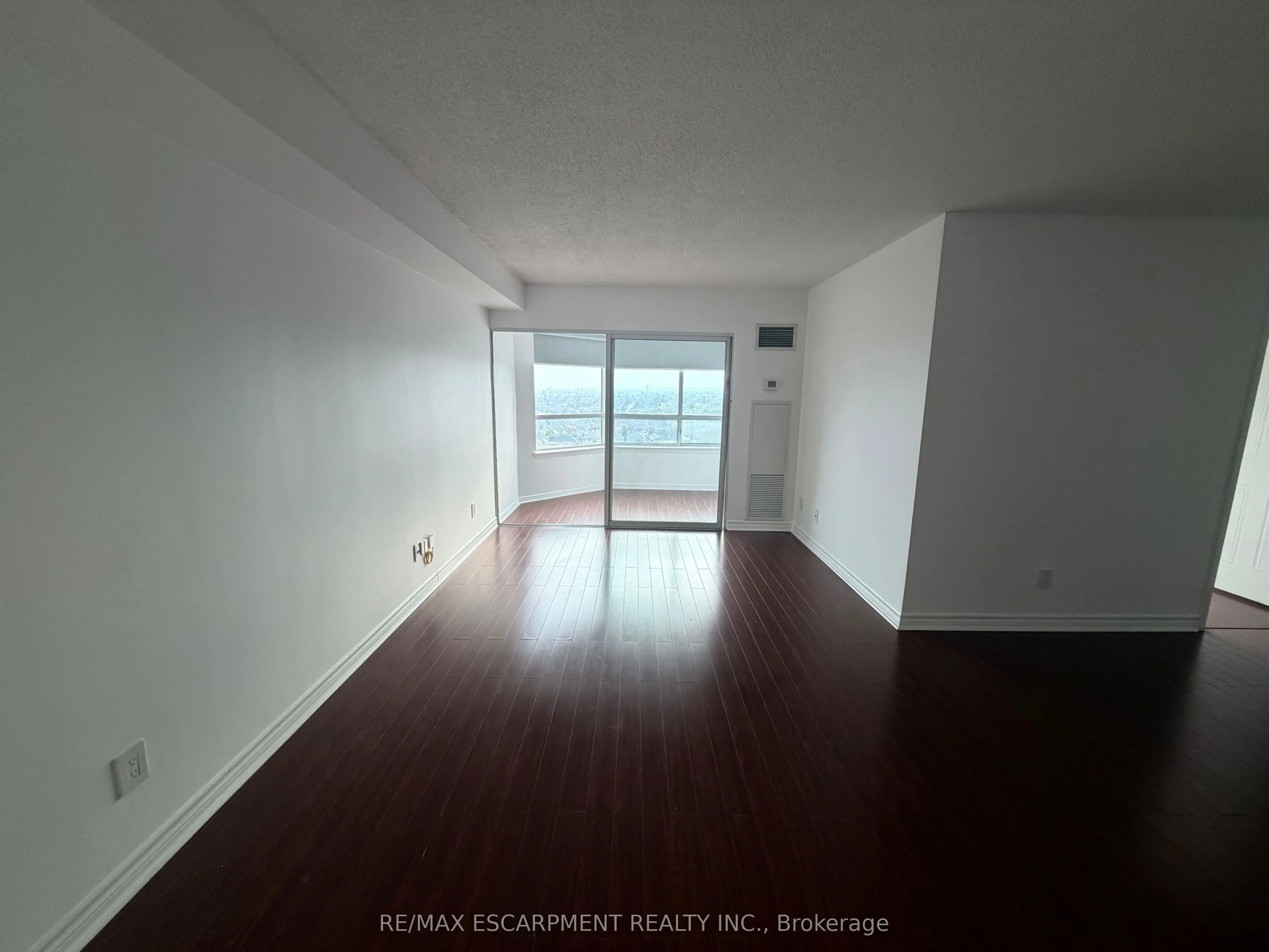 135 Hillcrest Avenue, #1810