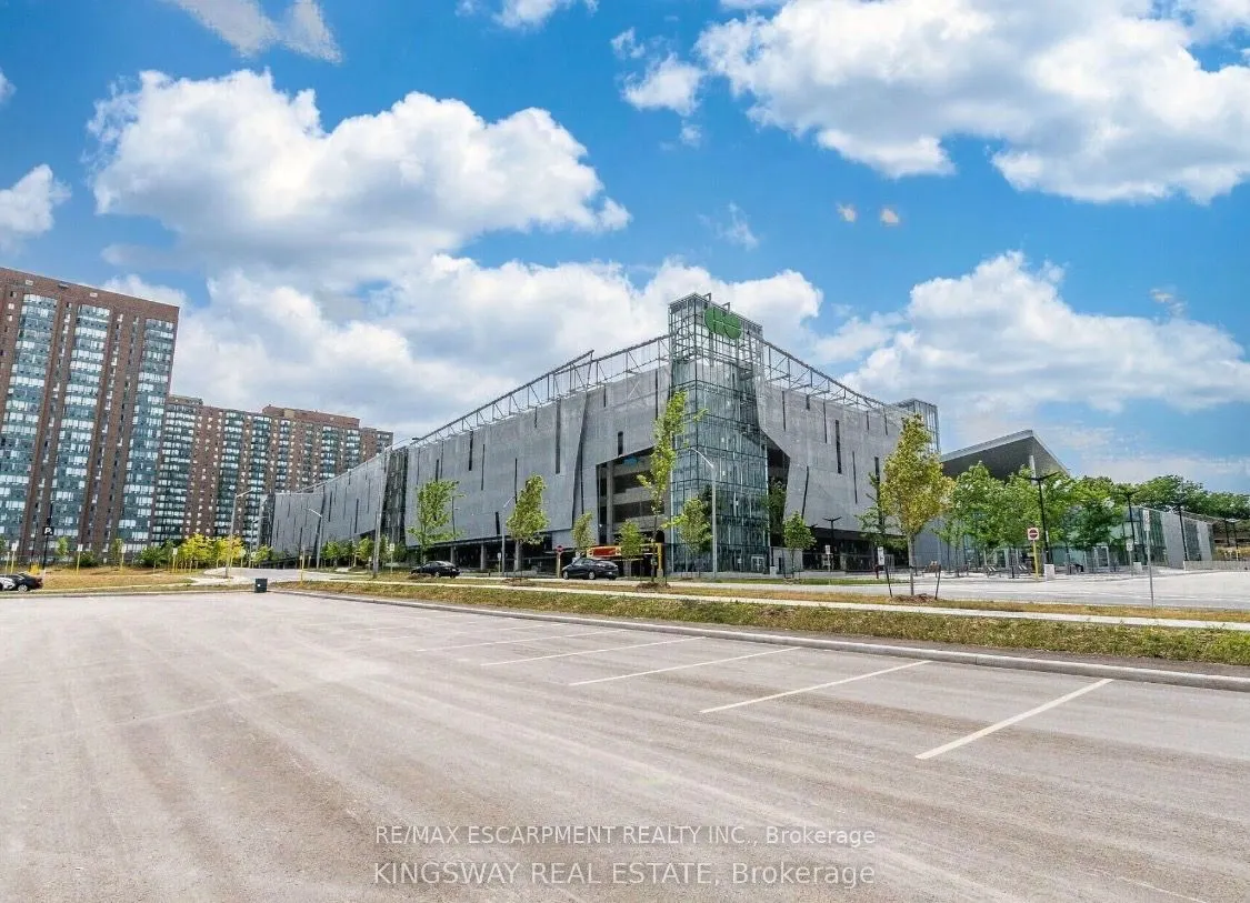 135 Hillcrest Avenue, #1810