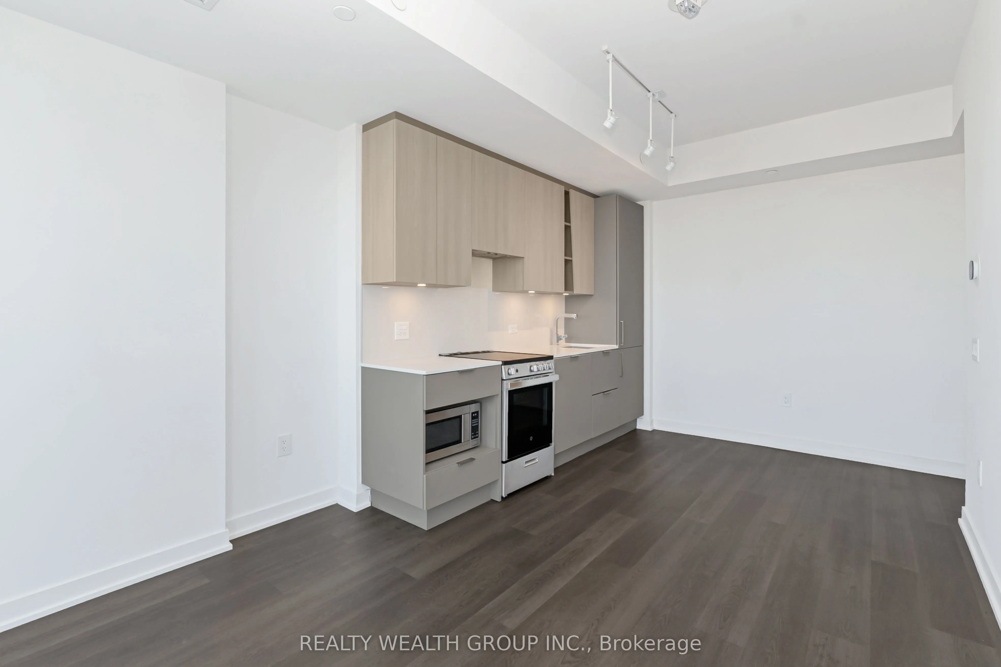 3900 Confederation Parkway, #3911
