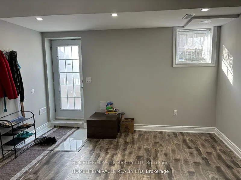 8 Robert Parkinson Drive, #Bsmt