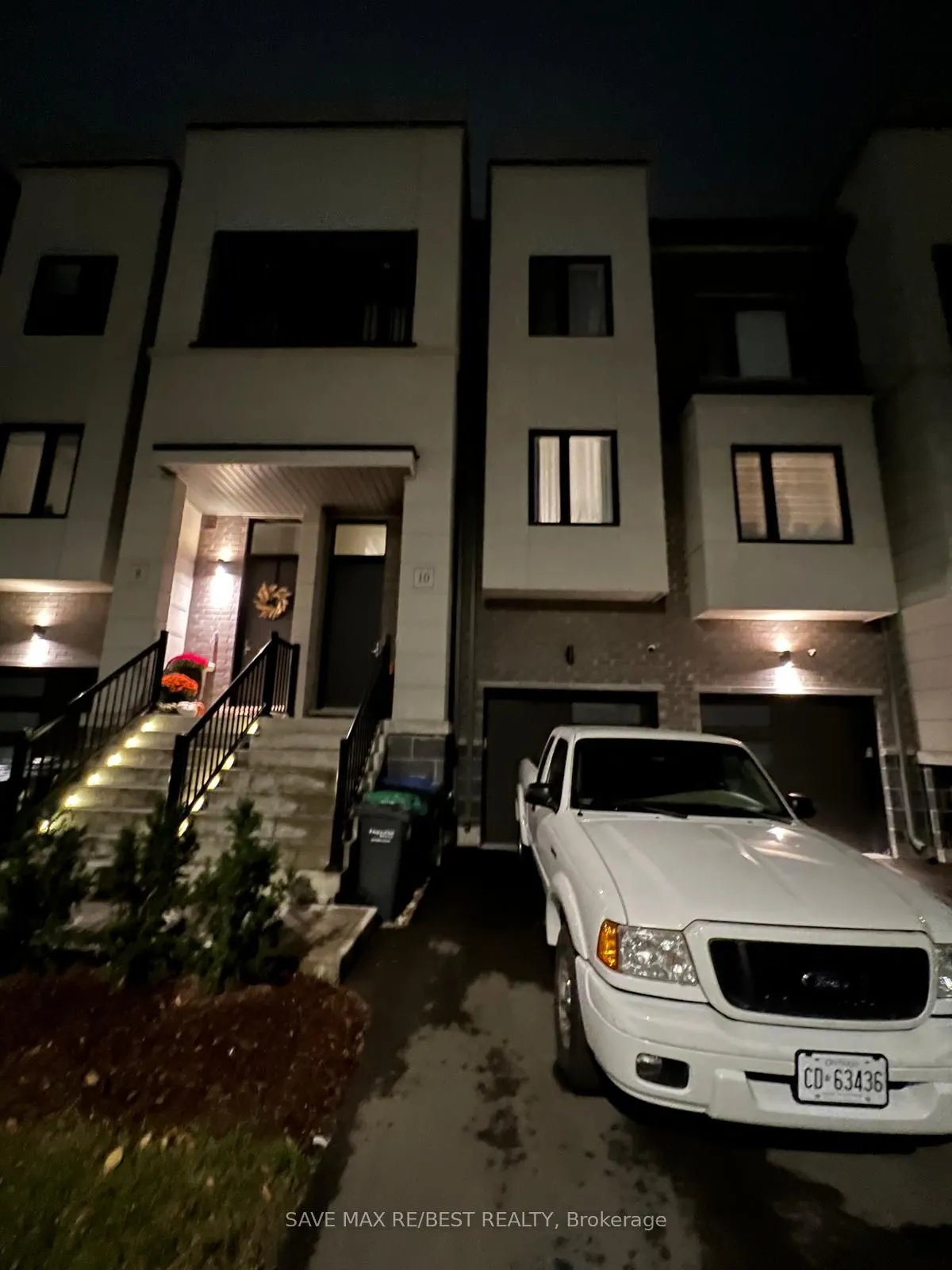 10 Heathrow Lane