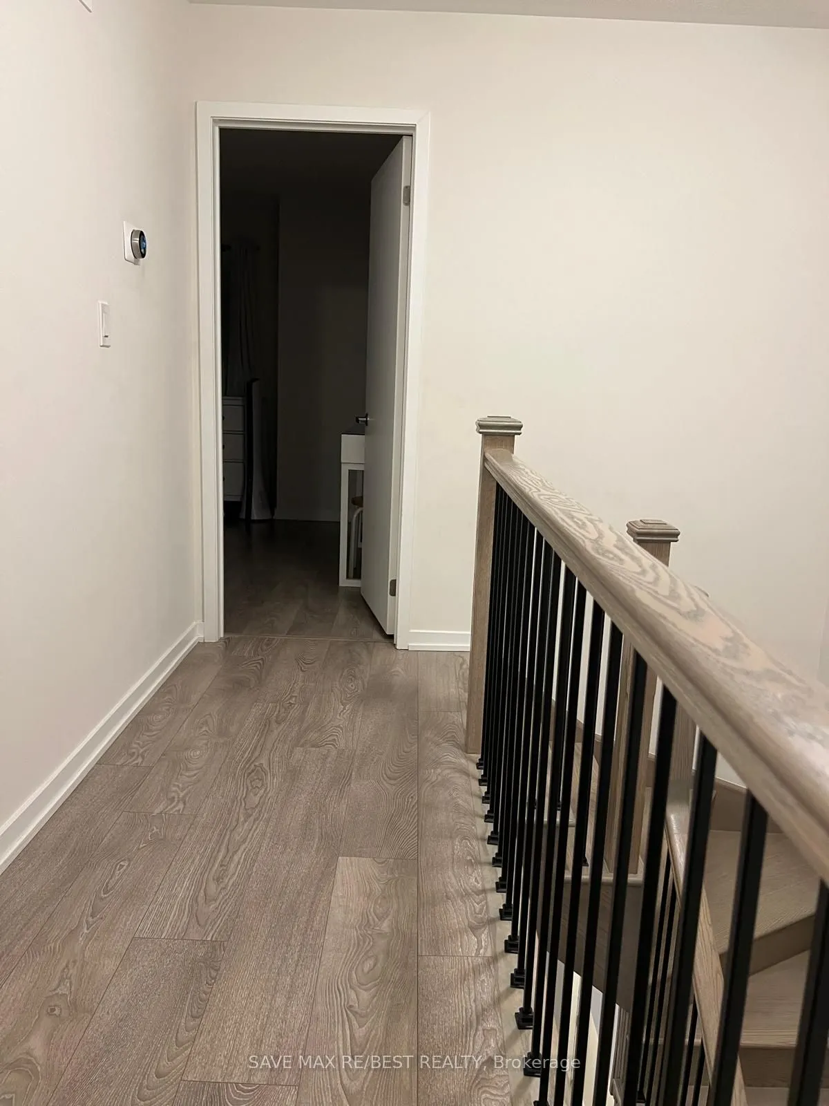 10 Heathrow Lane