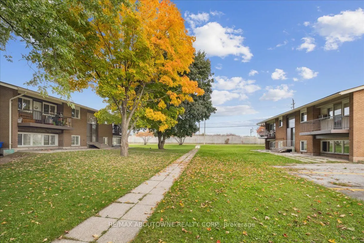 2350 Queensway Drive, #1