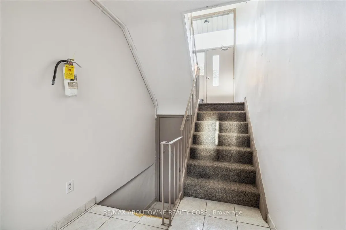 2350 Queensway Drive, #1