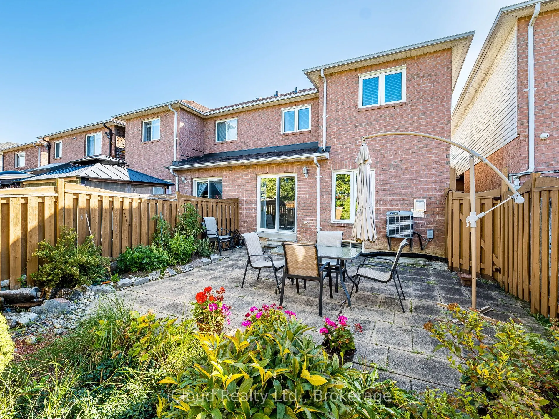 82 Hanton Crescent