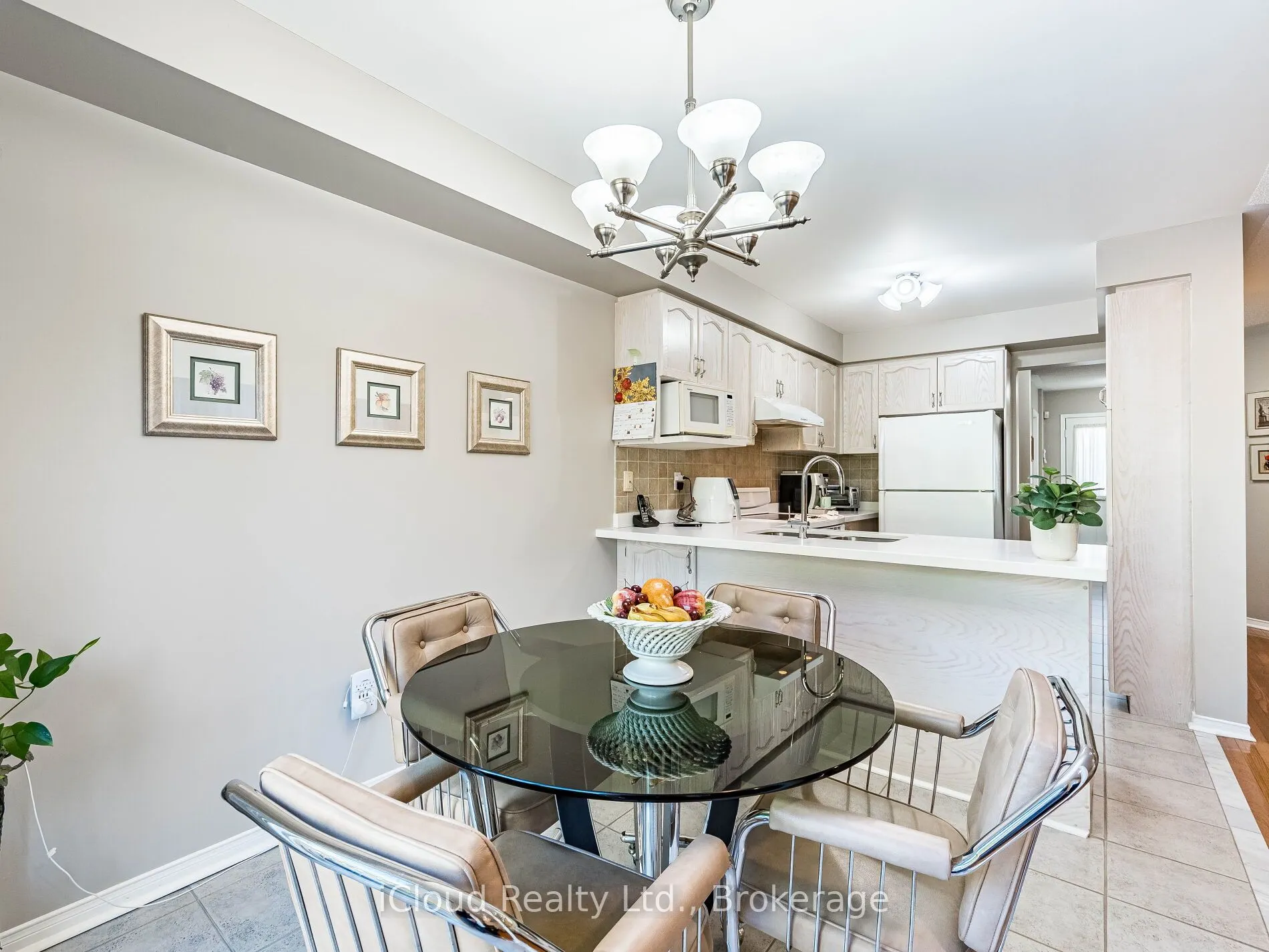 82 Hanton Crescent