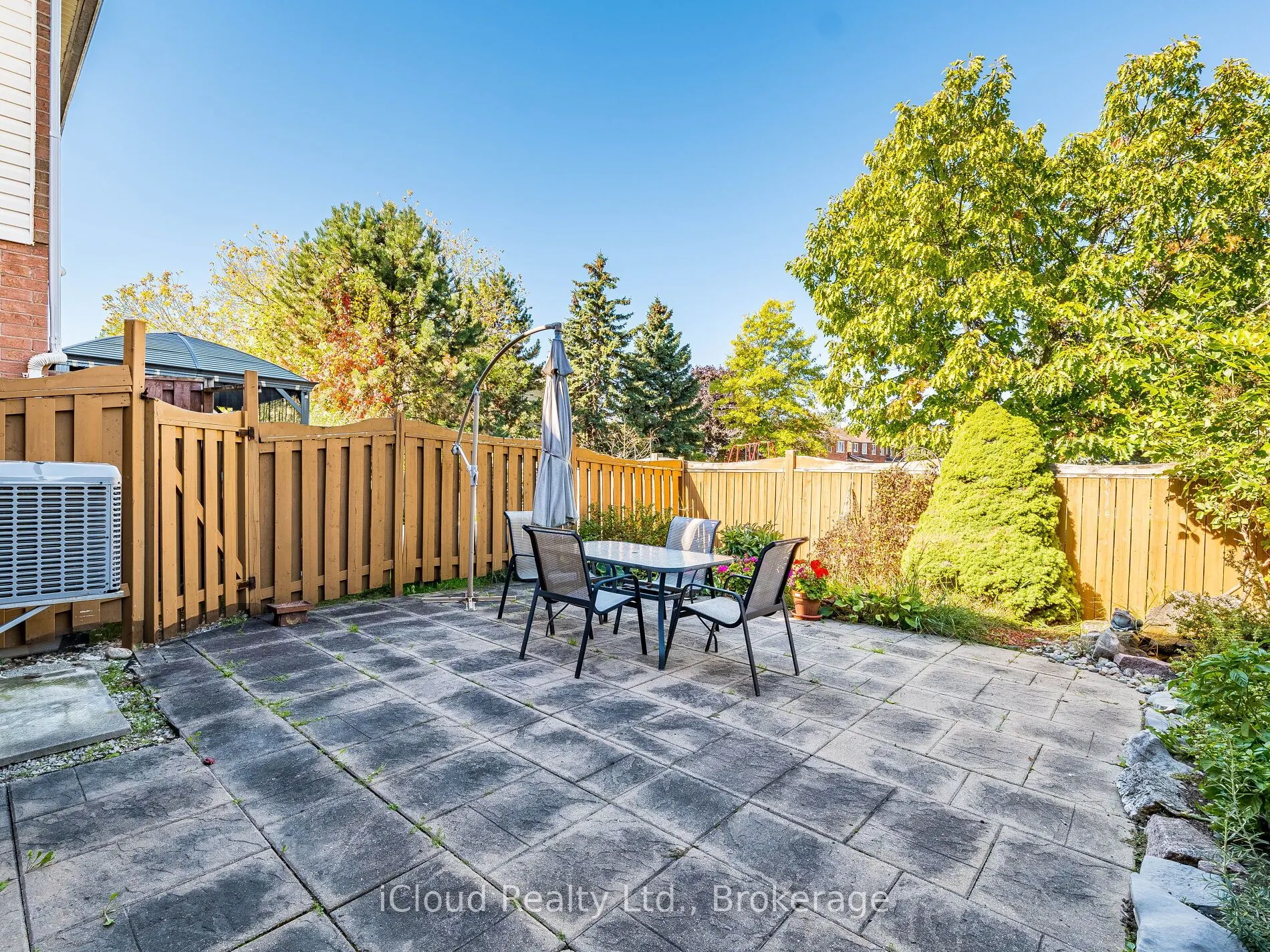 82 Hanton Crescent