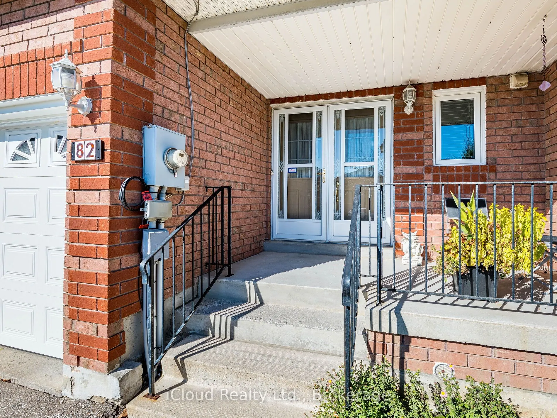 82 Hanton Crescent