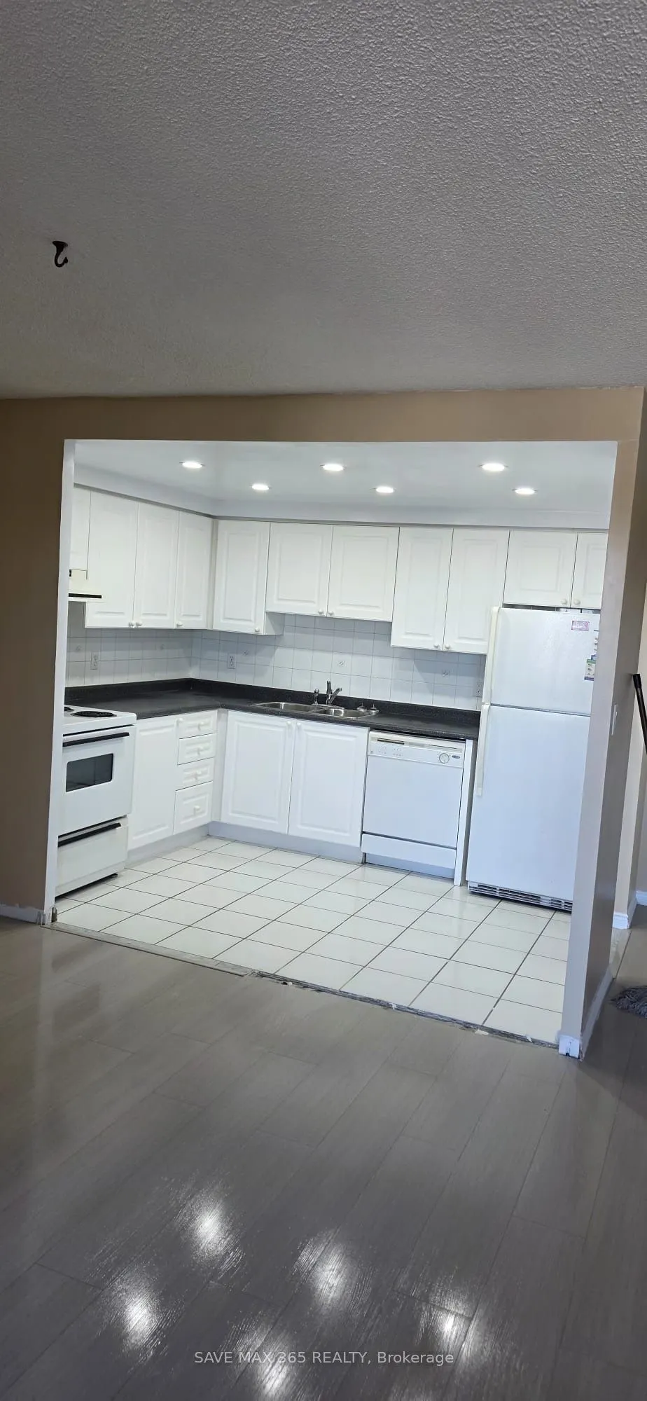 135 Hillcrest Avenue, #1615