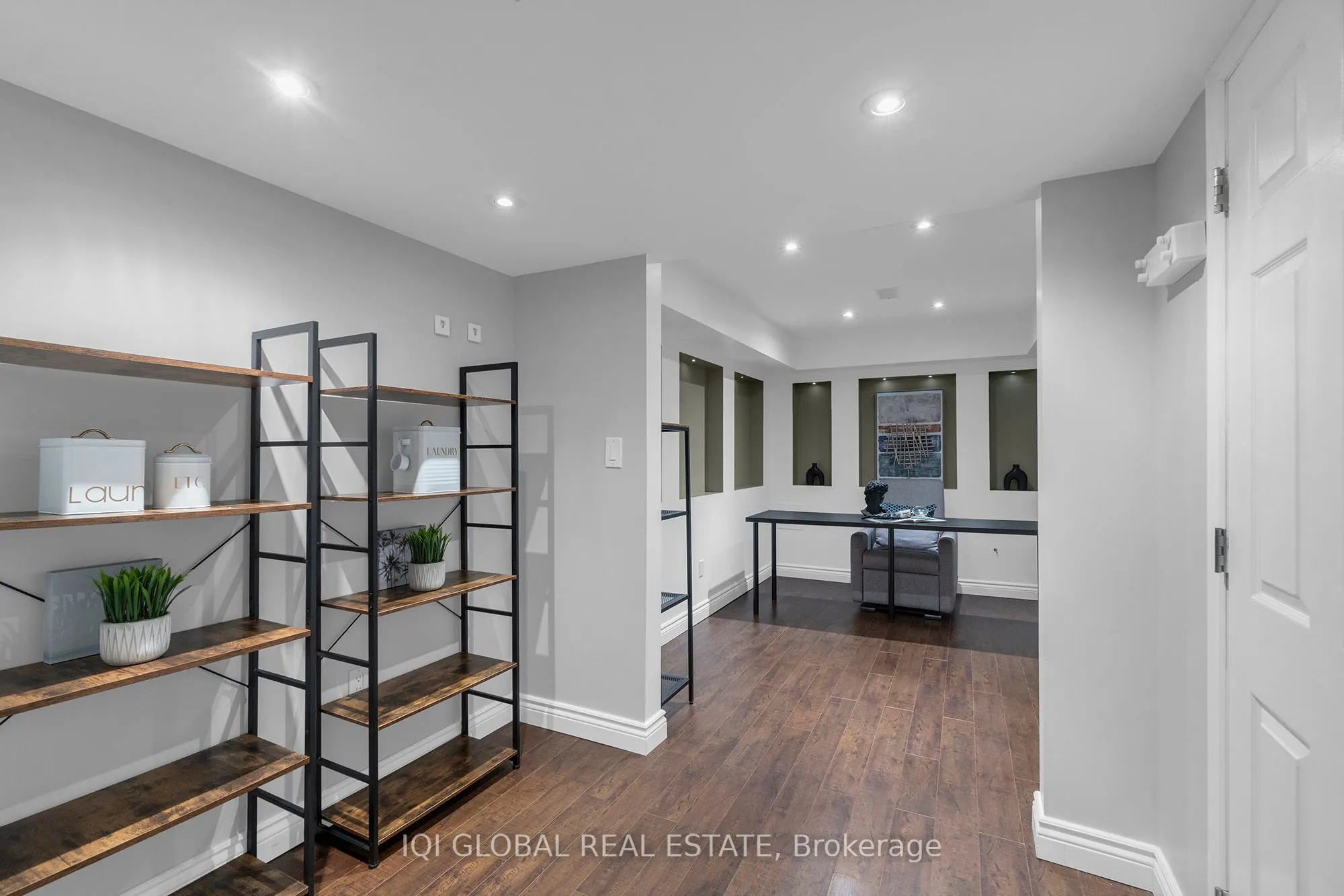 1520 Evans Terrace