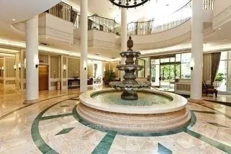 25 Kingsbridge Garden Circle, #221