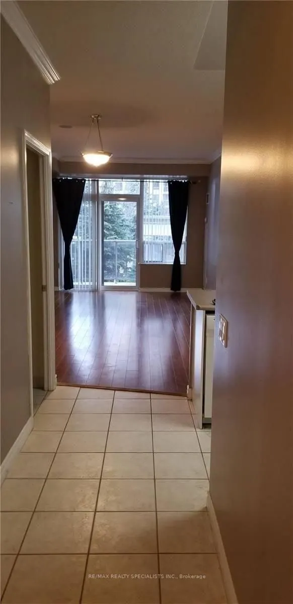 25 Kingsbridge Garden Circle, #221