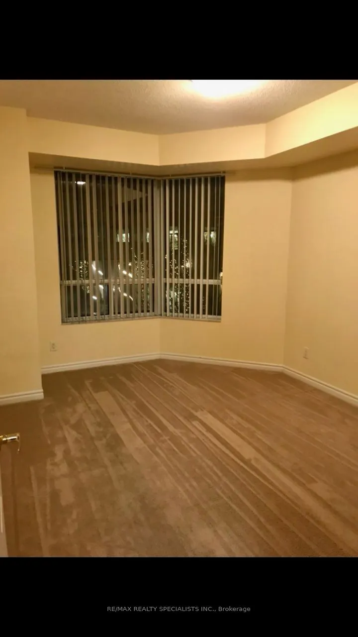 25 Kingsbridge Garden Circle, #221