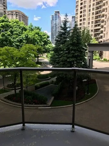 25 Kingsbridge Garden Circle, #221