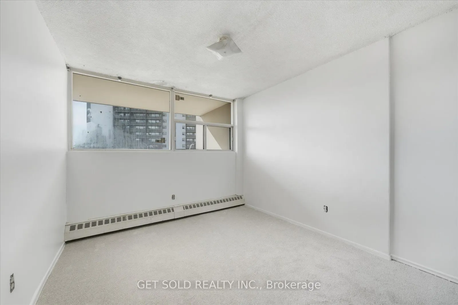 2121 Roche Court, #301